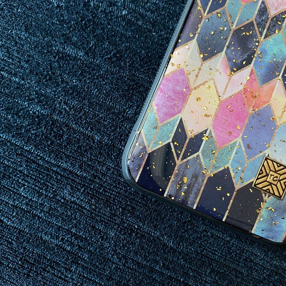 iPhone XR Case Multicolor Glossy Geometric Print Cover NEW - Picture 2 of 7
